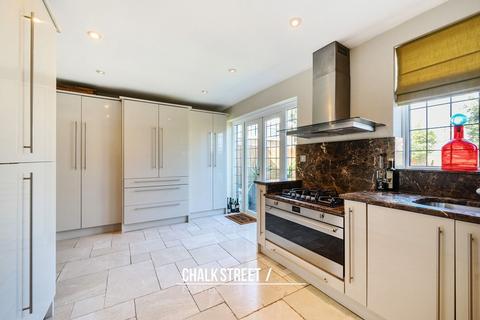 3 bedroom semi-detached house for sale, Glebe Way, Hornchurch, RM11