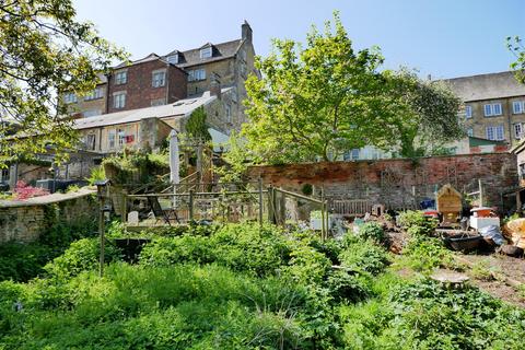 undefined, The Green, Calne, Wiltshire