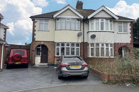 13 Willow Gardens, Hounslow, TW3 4JS