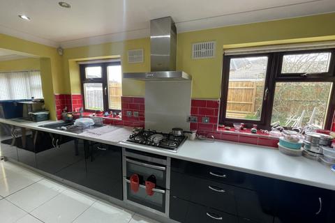 13 Willow Gardens, Hounslow, TW3 4JS