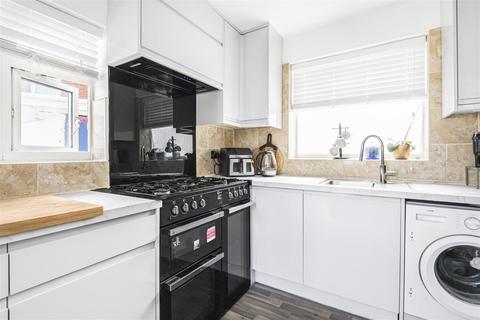2 Honiton Road, Reading, RG2 7SL