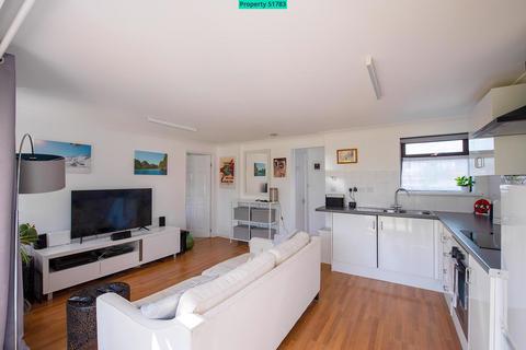 40a Branton Close, Basingstoke, RG22 6UN