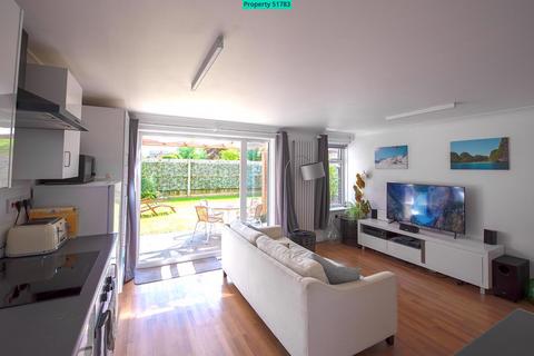 40a Branton Close, Basingstoke, RG22 6UN