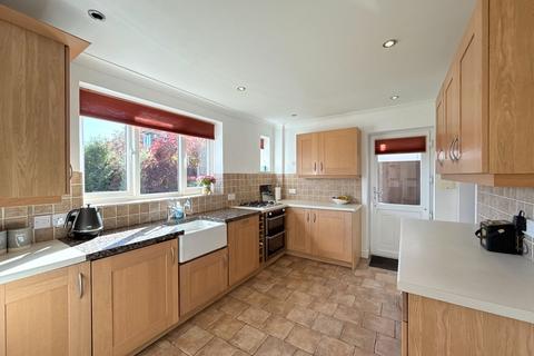 10 Brentford Road, Solihull, B91 1UJ