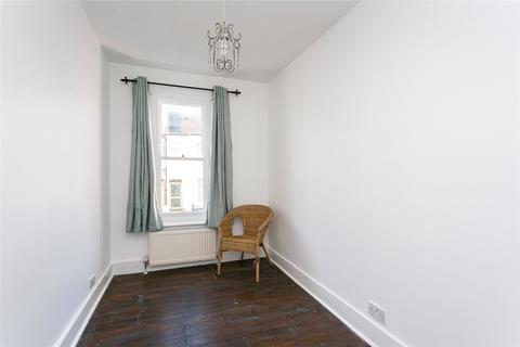 19 Pyrmont Grove, London, SE27 0BG