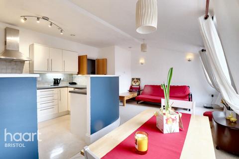 2 bedroom flat for sale, Hobbs Lane, Bristol