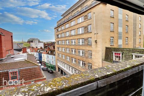 2 bedroom flat for sale, Hobbs Lane, Bristol