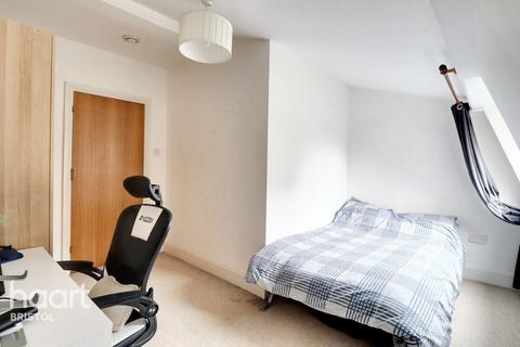 2 bedroom flat for sale, Hobbs Lane, Bristol