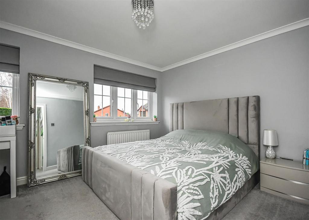 11 Penleigh Gardens-Bedroom 1 (3).jpg