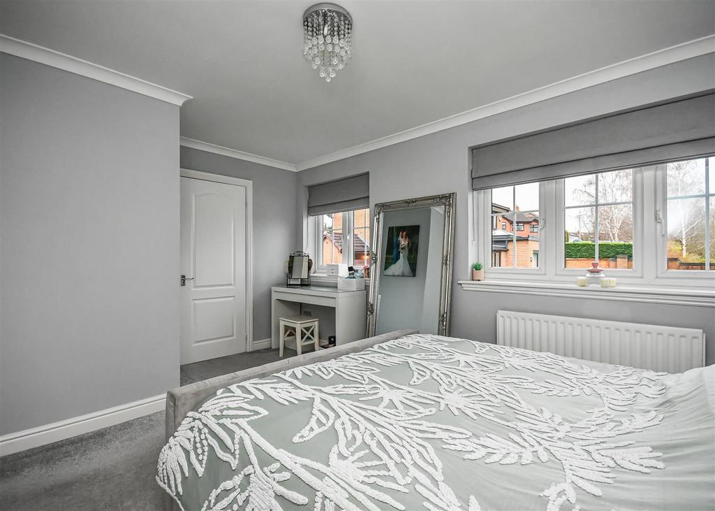 11 Penleigh Gardens-Bedroom 1 (1).jpg