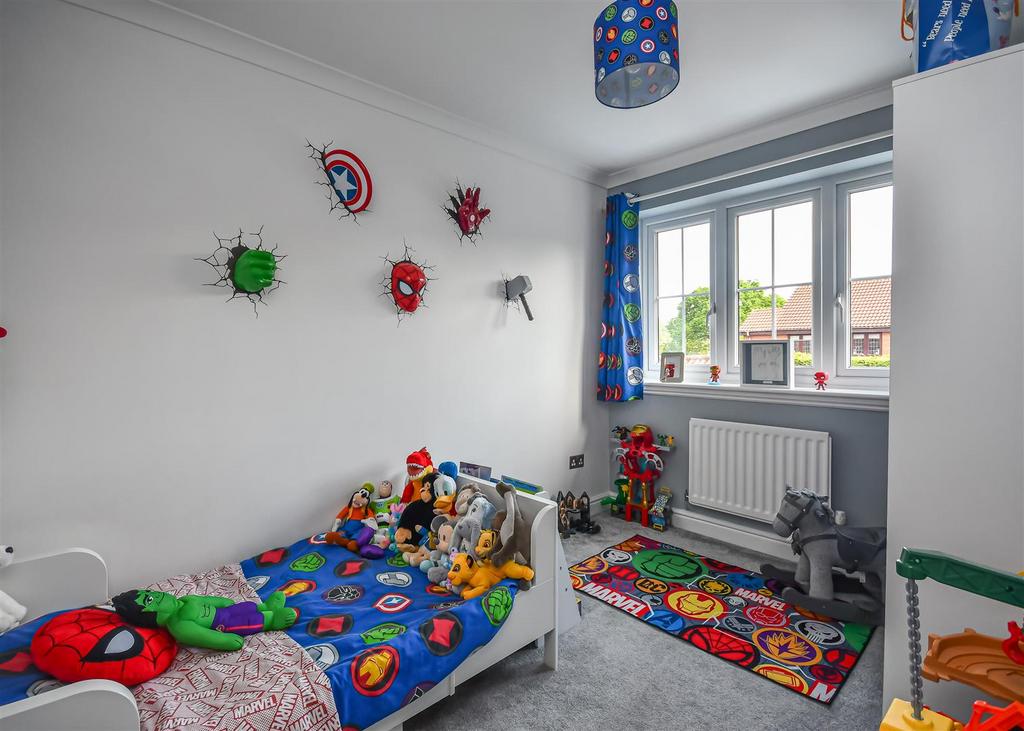 11 Penleigh Gardens-Bedroom 2.jpg