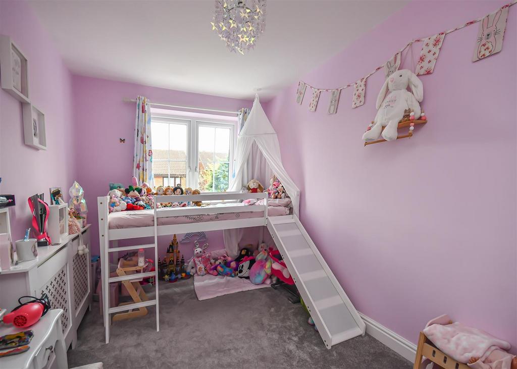 11 Penleigh Gardens-Bedroom 3.jpg