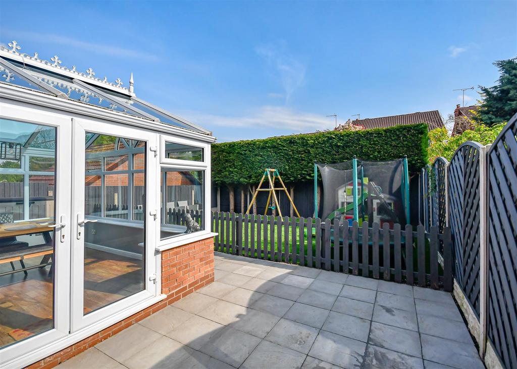 11 Penleigh Gardens-External (3).jpg