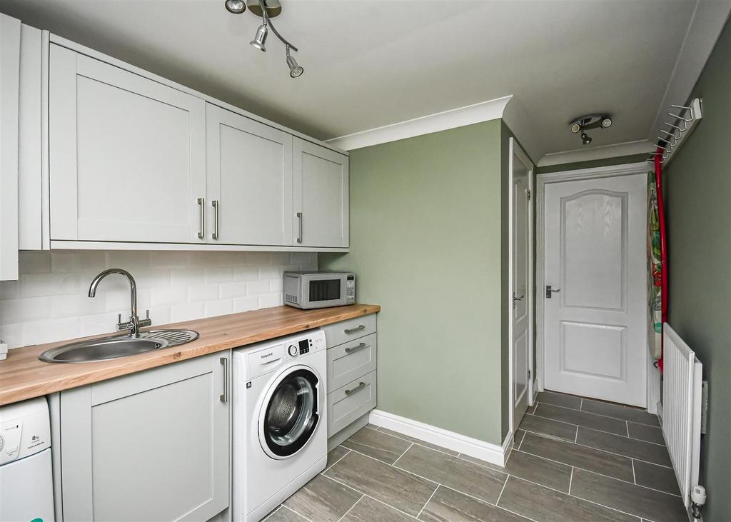 11 Penleigh Gardens-Utility.jpg