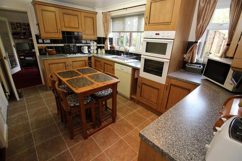 6 Bishop Close, Chippenham, SN15 3FJ