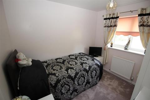 6 Bishop Close, Chippenham, SN15 3FJ