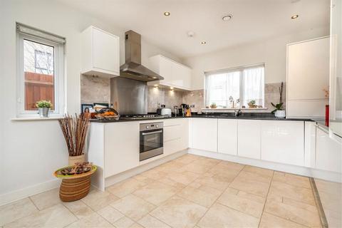 4 bedroom house to rent, Haider Close, London NW2