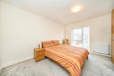 4 bedroom house to rent, Haider Close, London NW2