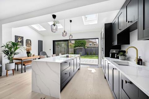 17 Highview Road, London, W13 0HA