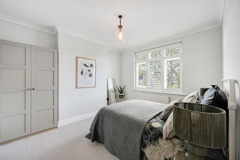 17 Highview Road, London, W13 0HA