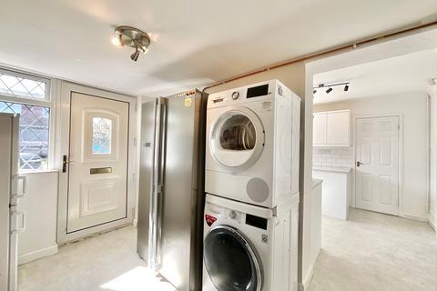 113 Chessington Crescent, Stoke-on-trent, ST4 8DP