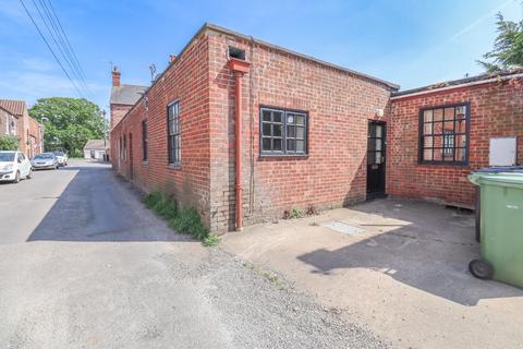 1 bedroom ground floor flat to rent, Chapel Road, Terrington St. Clement