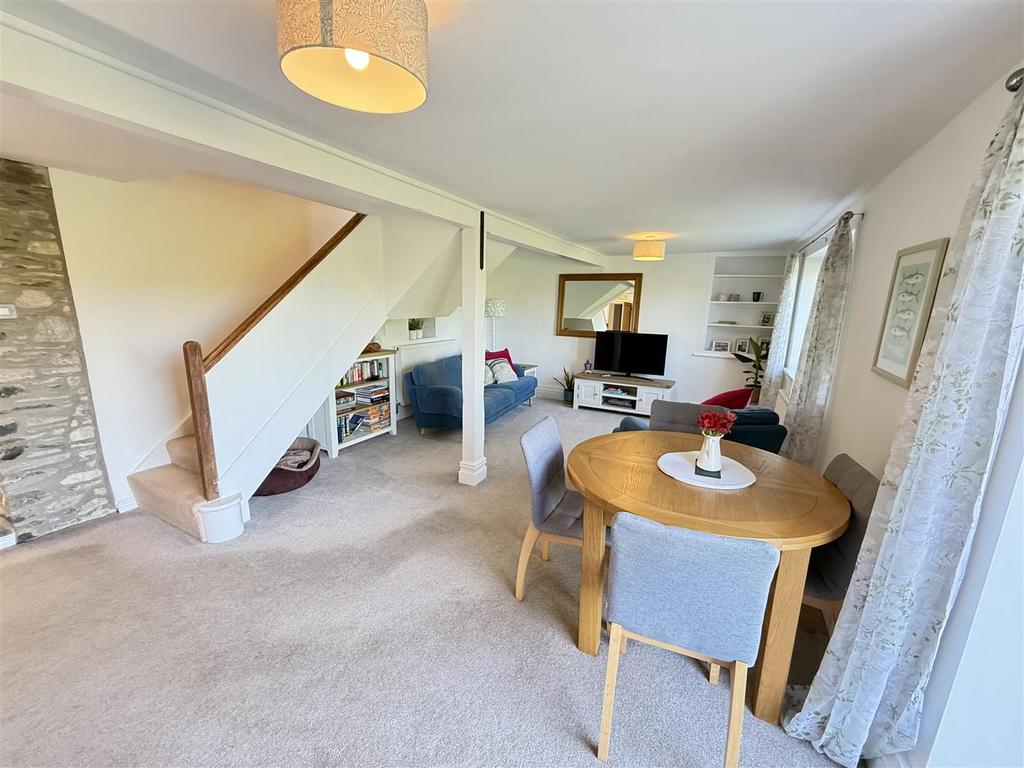 Feature living room