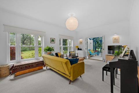 Fountain Court, 21 Matham Road, East Molesey, KT8 0SX