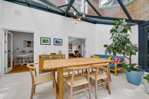 Fountain Court, 21 Matham Road, East Molesey, KT8 0SX