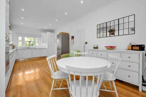 Fountain Court, 21 Matham Road, East Molesey, KT8 0SX