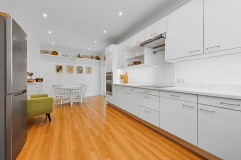 Fountain Court, 21 Matham Road, East Molesey, KT8 0SX