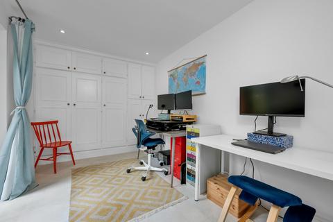 Fountain Court, 21 Matham Road, East Molesey, KT8 0SX