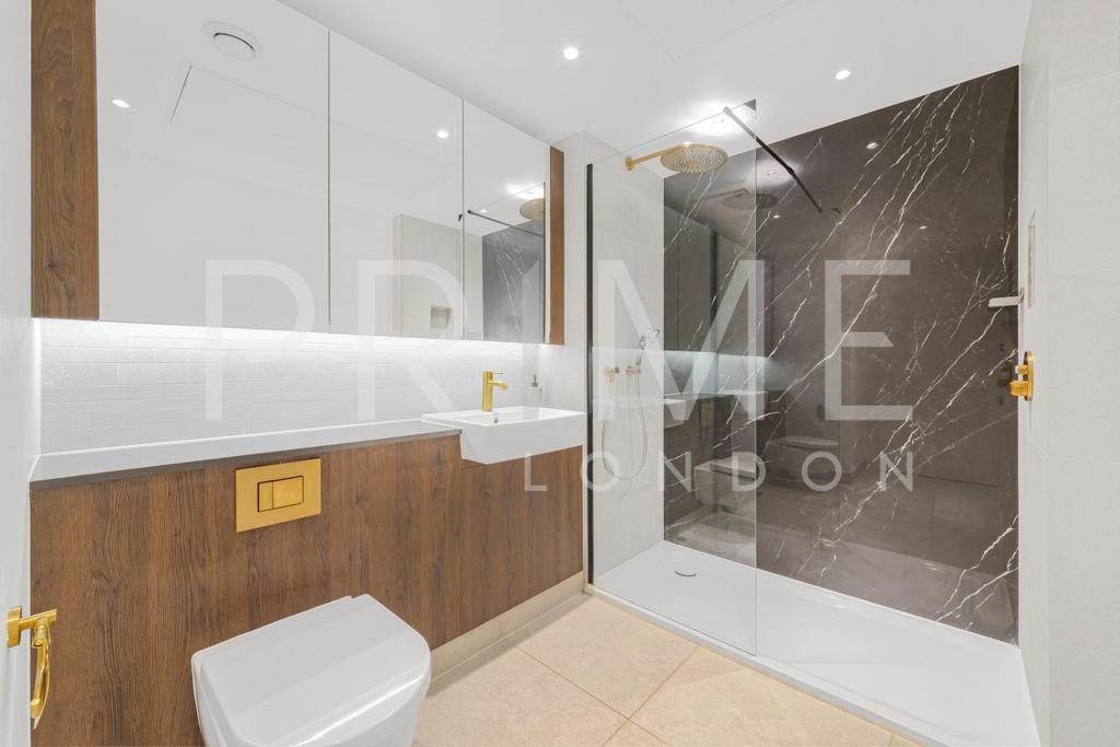 Bathroom (1).jpg
