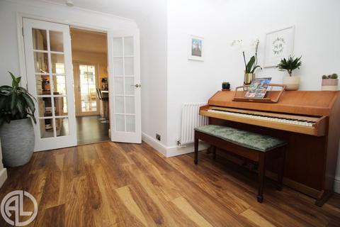 84 Common View, Letchworth Garden City, SG6 1DD