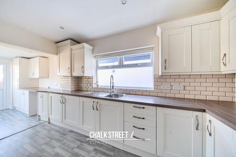 85 Alma Avenue, Hornchurch, RM12 6SS