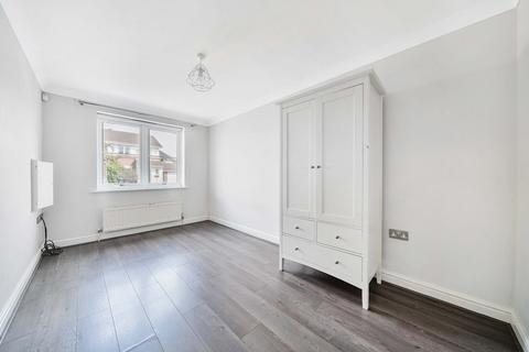 8 Boardman Close, Barnet, EN5 2NA