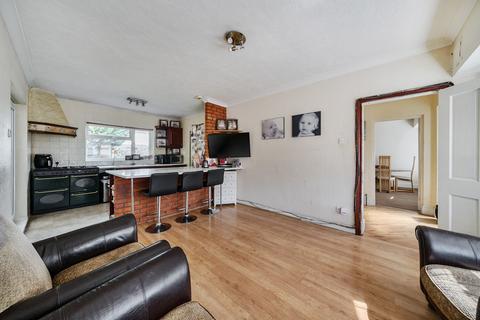4 bedroom semi-detached house for sale, Greenwood Drive, Watford, WD25