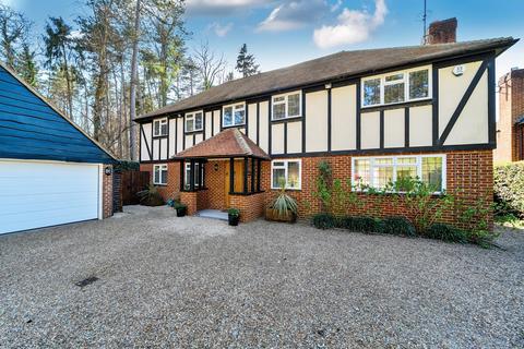 Hook Heath Road, Hook Heath, GU22