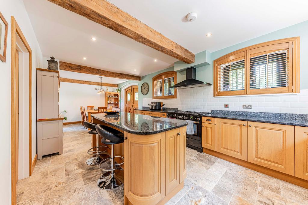 Kitchen/Dining Room (4)