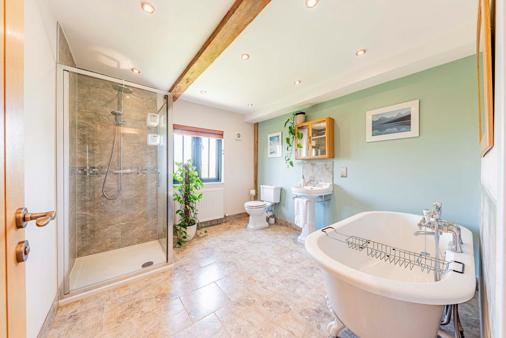 Family Bathroom (1)