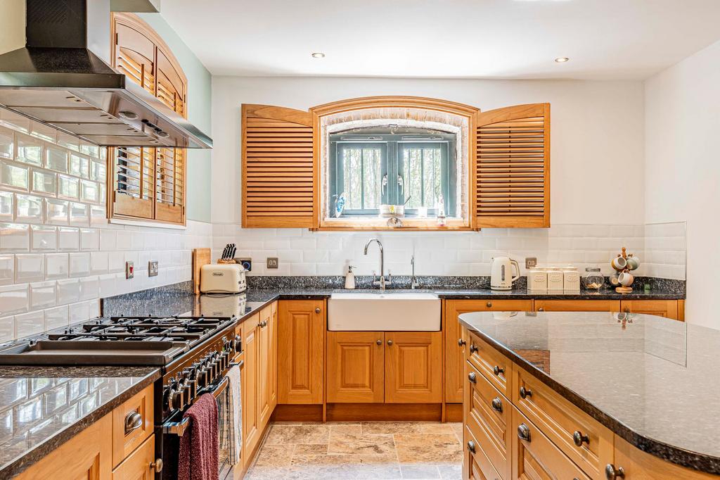 Kitchen/Dining Room (2)