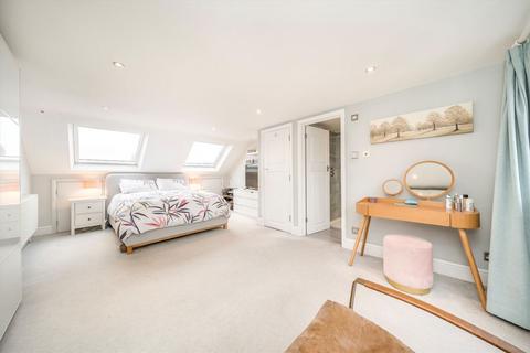38 Holmesley Road, London, SE23 1PJ