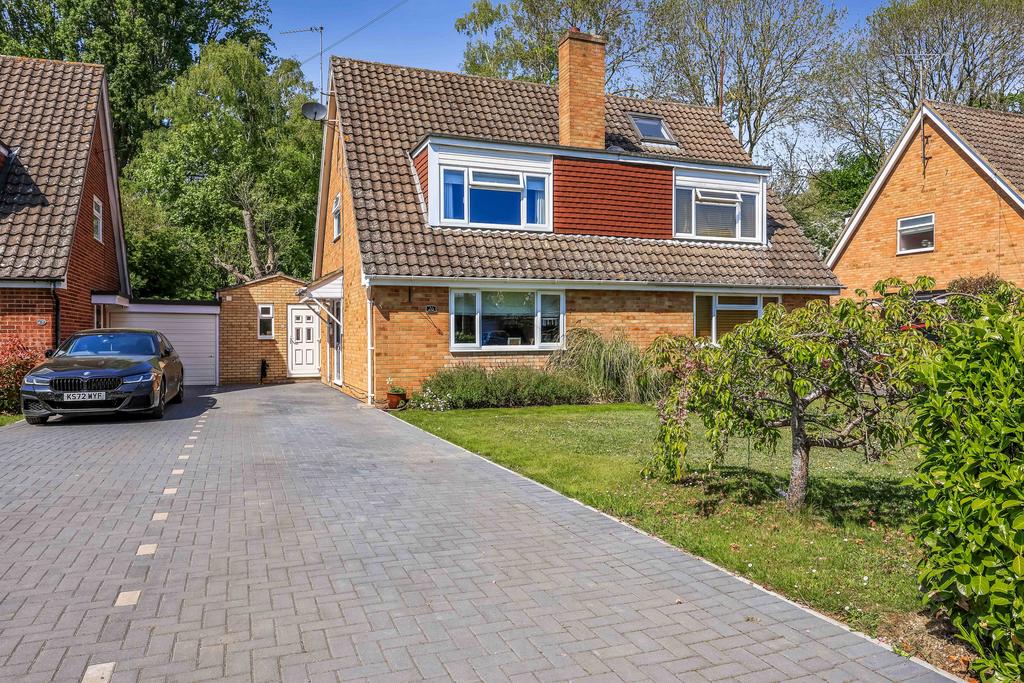 Sawston, Cambridge CB22 4 bed semi-detached house - £425,000