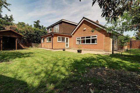5 bedroom detached bungalow for sale, The Crescent, Welton