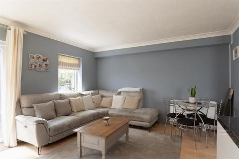 1 bedroom apartment for sale, Holmesdale Road, Reigate