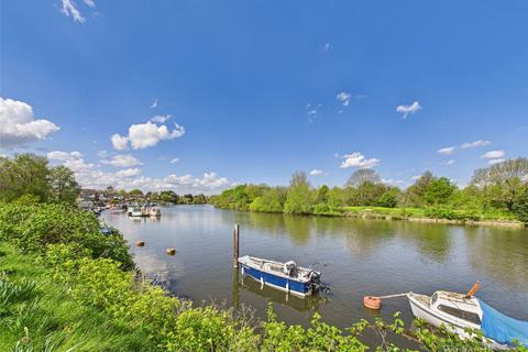 33 Ditton Reach, Thames Ditton, KT7 0XB