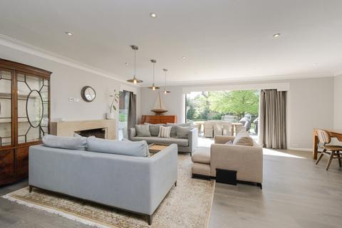 1 Hawkshill Way, Esher, KT10 8LH