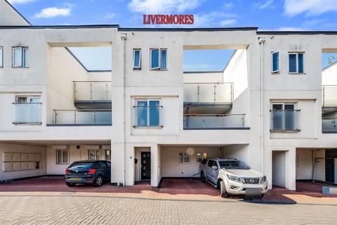 2, Lakedale Court Waterside, Crayford, Dartford, DA1 4GD