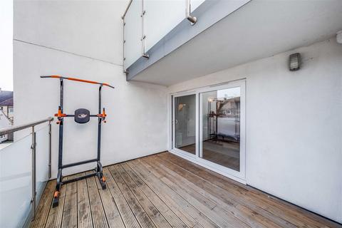 2, Lakedale Court Waterside, Crayford, Dartford, DA1 4GD
