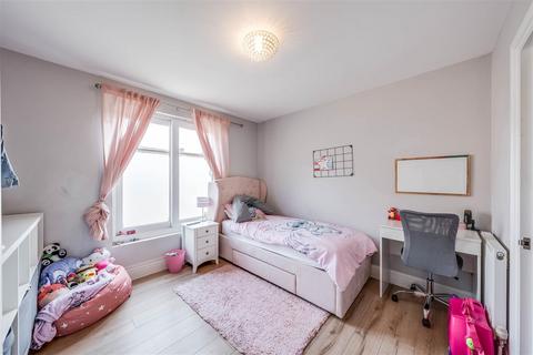 2, Lakedale Court Waterside, Crayford, Dartford, DA1 4GD